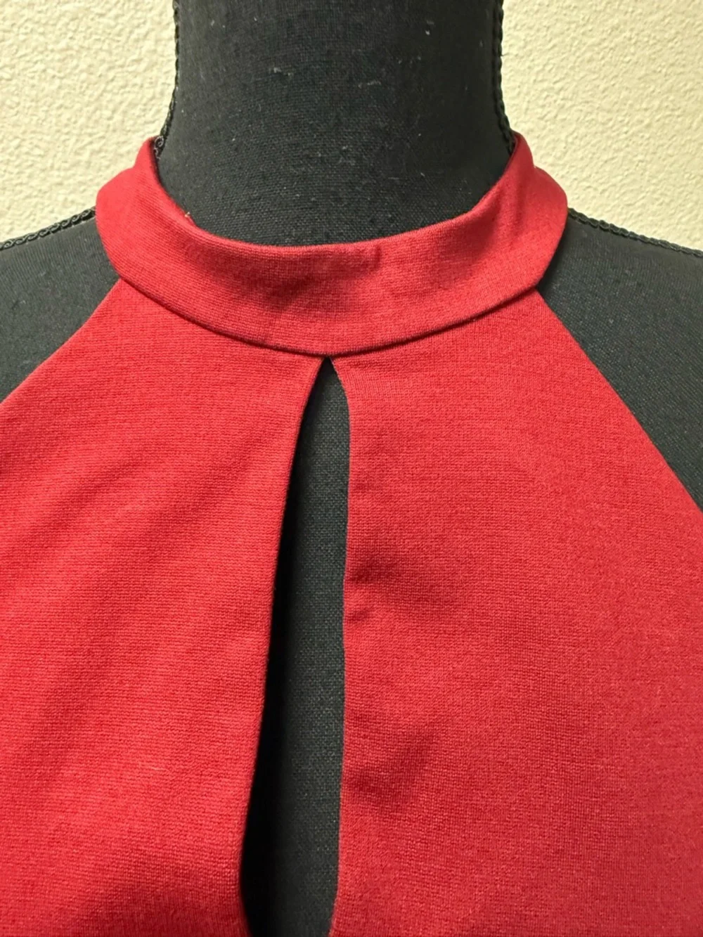 NWT Lulus Burgundy Halter Crop Top Lace Back Keyhole Party Club XL Chic Sexy - Picture 3 of 12